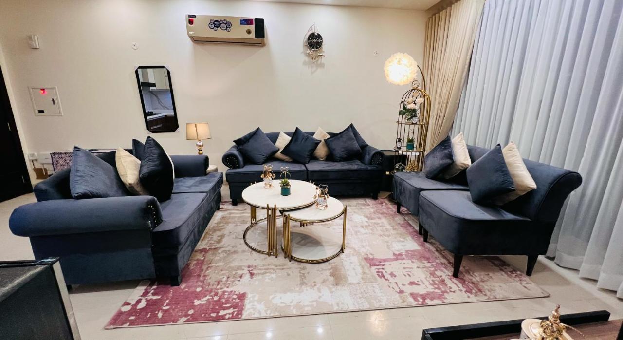 Sky Heights Luxury Apart Facing Centaurus Apartamento Islamabad Exterior foto