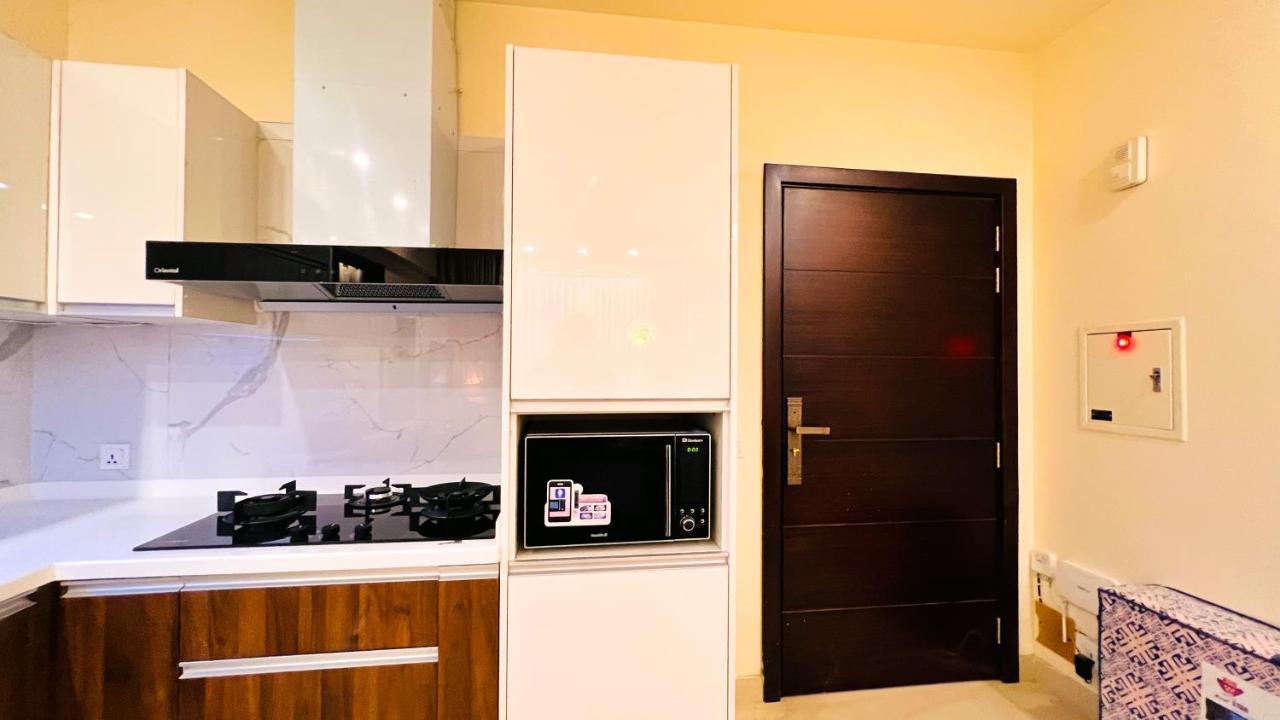 Sky Heights Luxury Apart Facing Centaurus Apartamento Islamabad Exterior foto