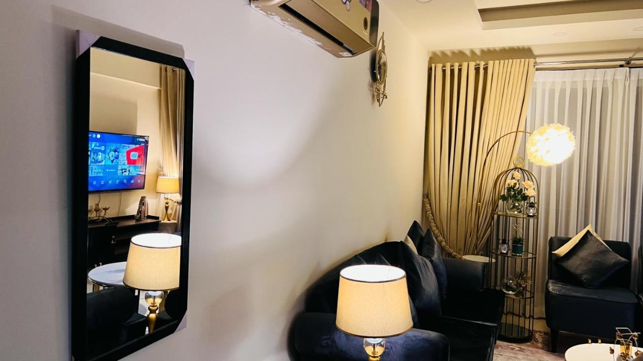 Sky Heights Luxury Apart Facing Centaurus Apartamento Islamabad Exterior foto