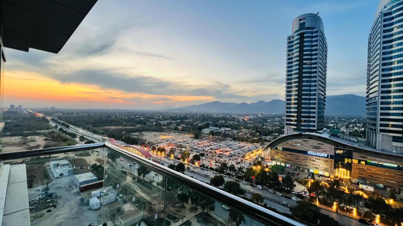 Sky Heights Luxury Apart Facing Centaurus Apartamento Islamabad Exterior foto