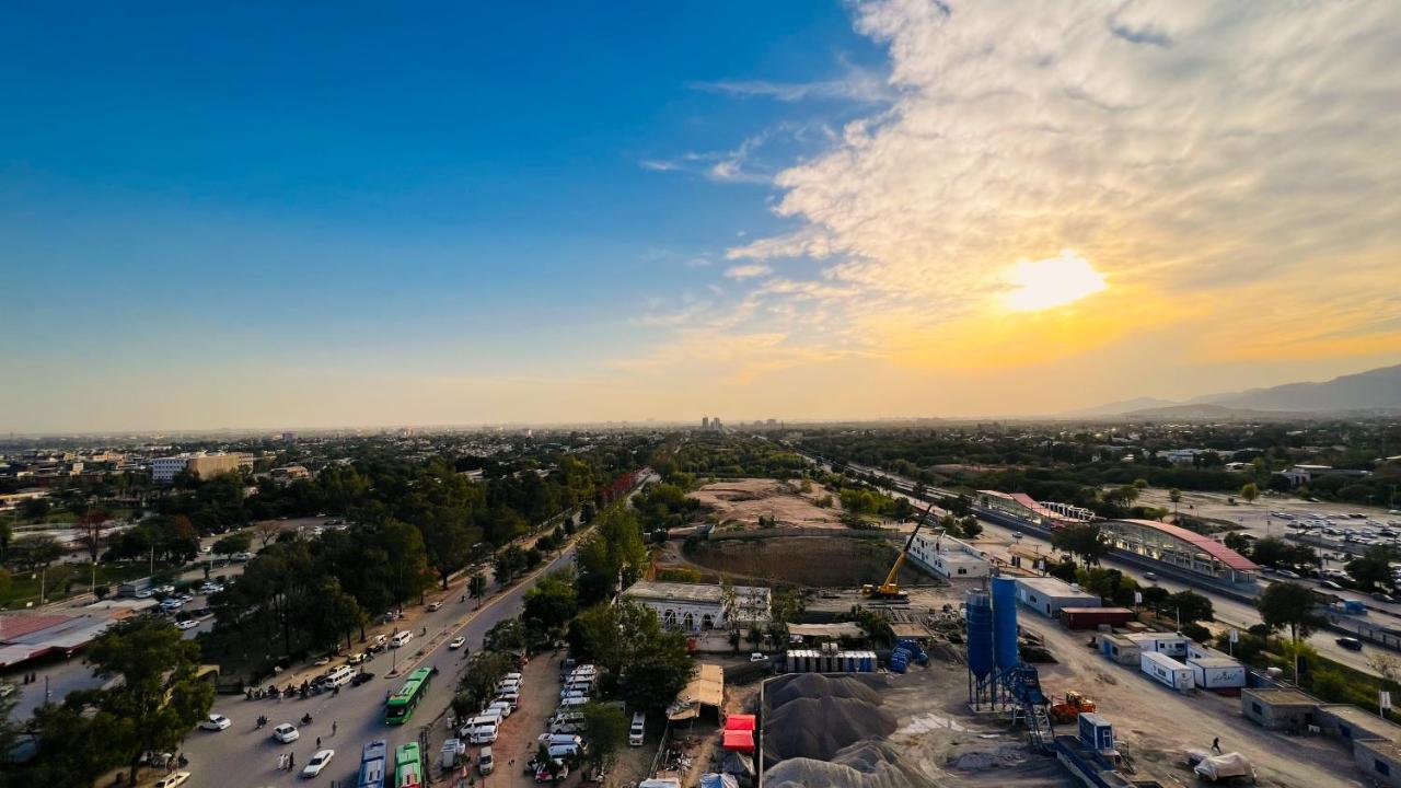 Sky Heights Luxury Apart Facing Centaurus Apartamento Islamabad Exterior foto