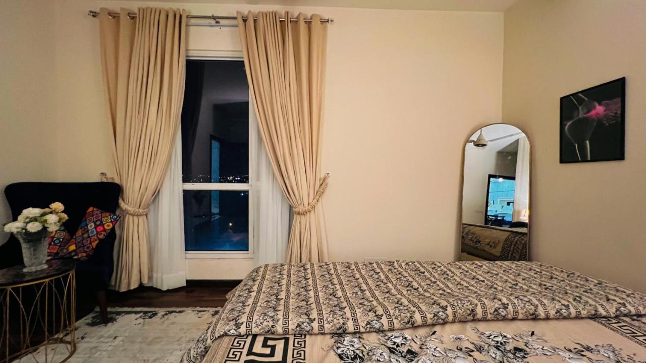 Sky Heights Luxury Apart Facing Centaurus Apartamento Islamabad Exterior foto