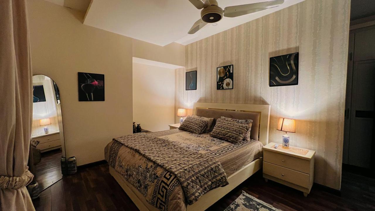 Sky Heights Luxury Apart Facing Centaurus Apartamento Islamabad Exterior foto