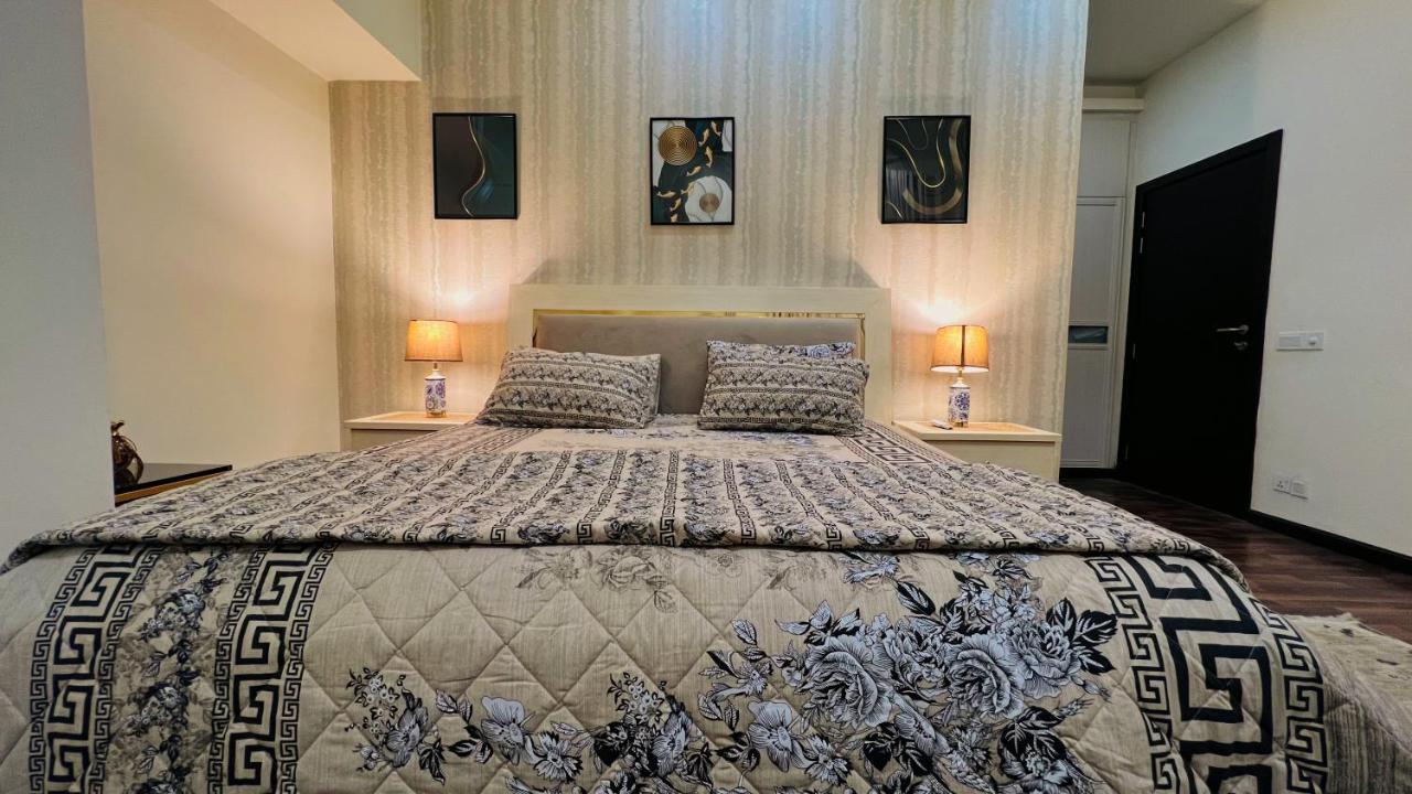 Sky Heights Luxury Apart Facing Centaurus Apartamento Islamabad Exterior foto