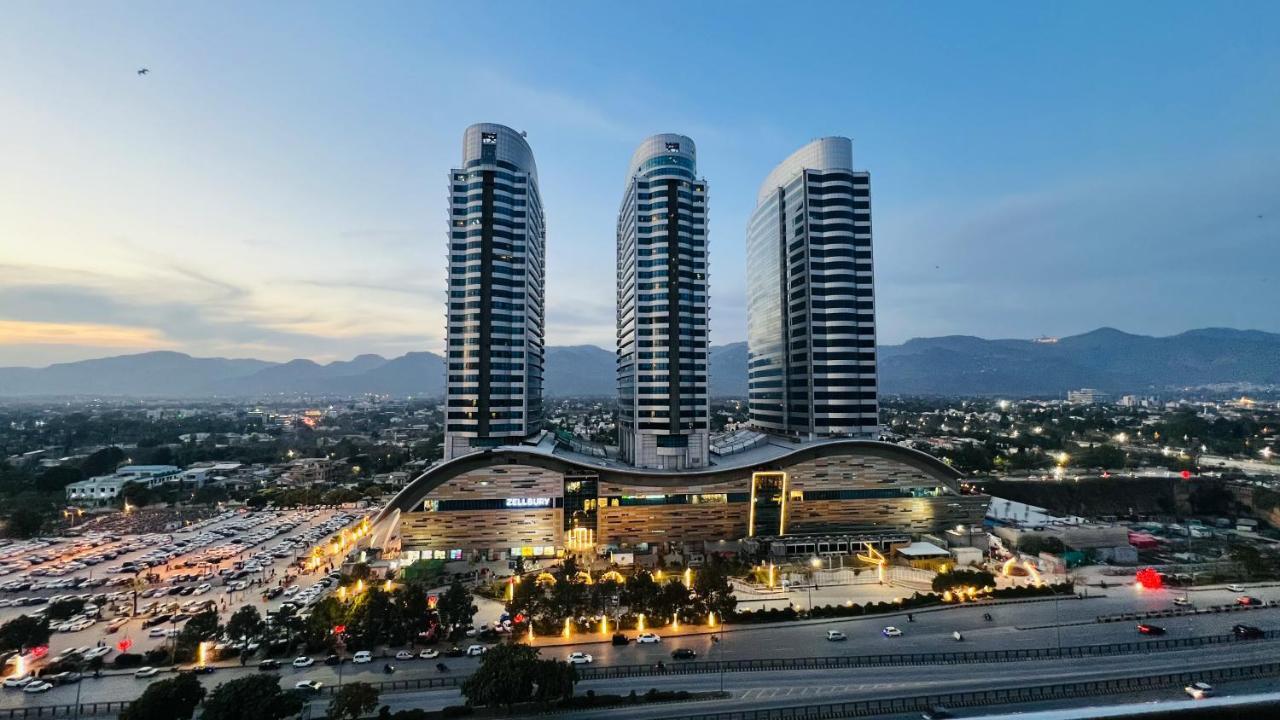 Sky Heights Luxury Apart Facing Centaurus Apartamento Islamabad Exterior foto