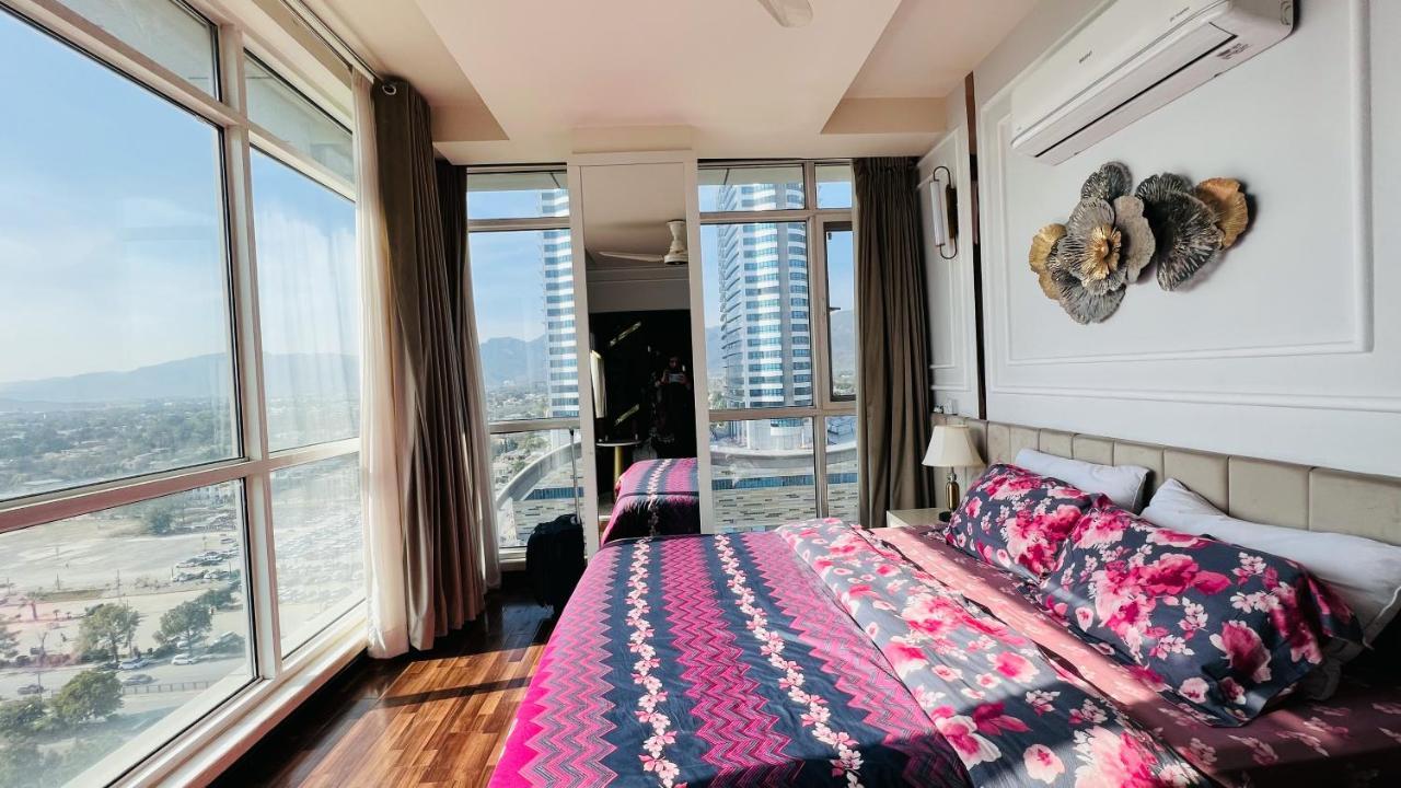 Sky Heights Luxury Apart Facing Centaurus Apartamento Islamabad Exterior foto