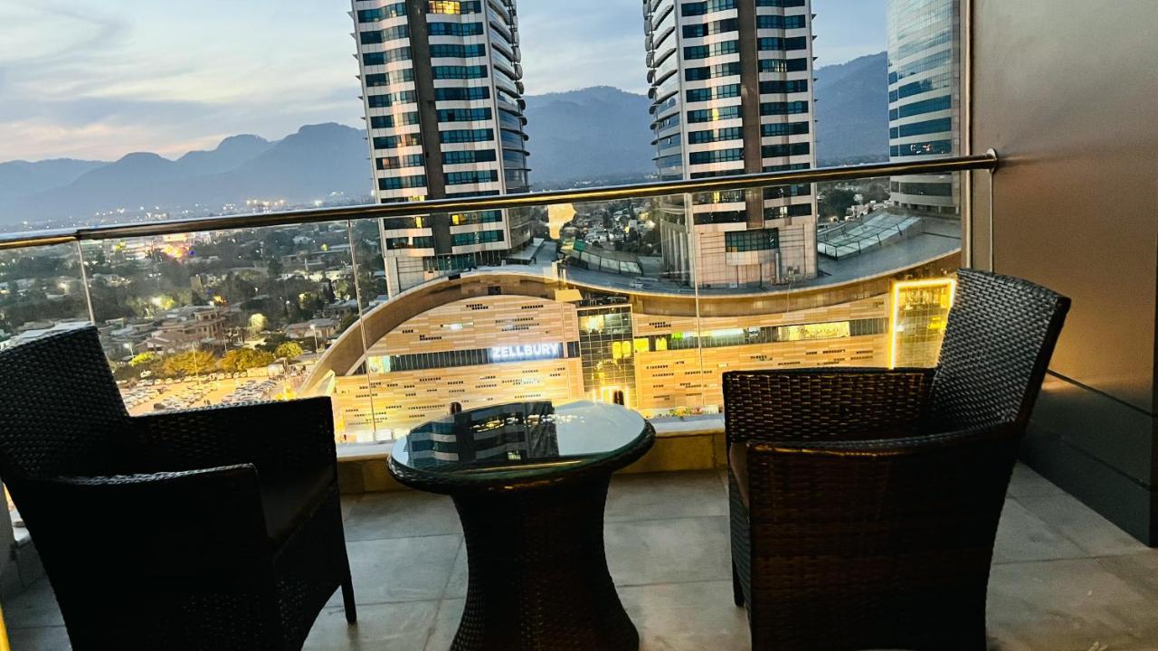 Sky Heights Luxury Apart Facing Centaurus Apartamento Islamabad Exterior foto