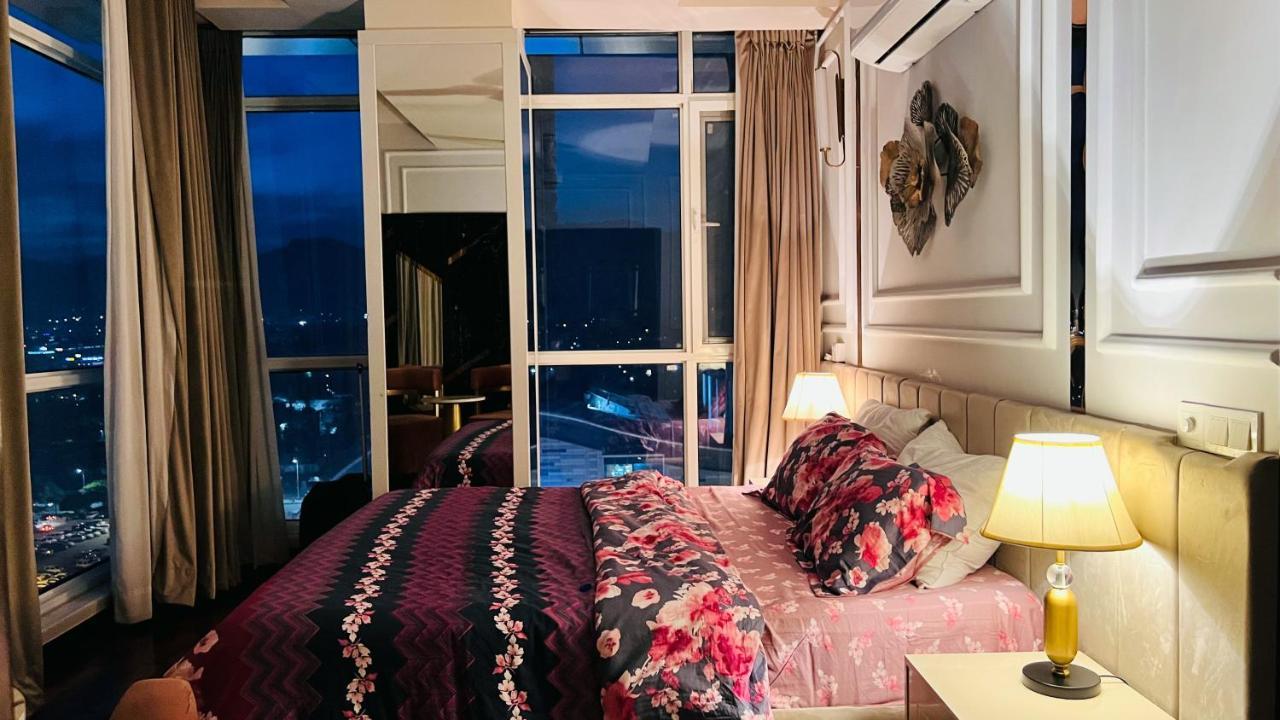 Sky Heights Luxury Apart Facing Centaurus Apartamento Islamabad Exterior foto